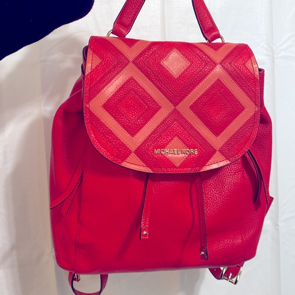 Michael kors Back Pack NEW Beautiful 💃🏻🔥 - Picture 4 of 7